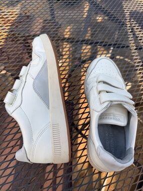 Everlane White Sneakers with Gray Accents - Velcro